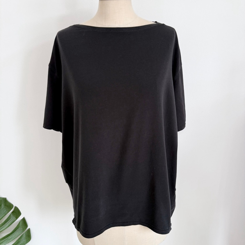Lululemon Back in Action Short Sleeve Size 10 Black Relaxed Fit Short Sleeve Top